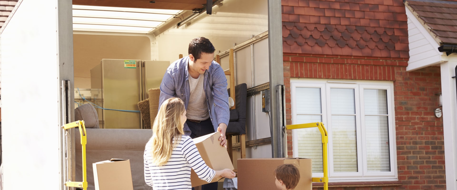 The Best Days to Move House and Save Money