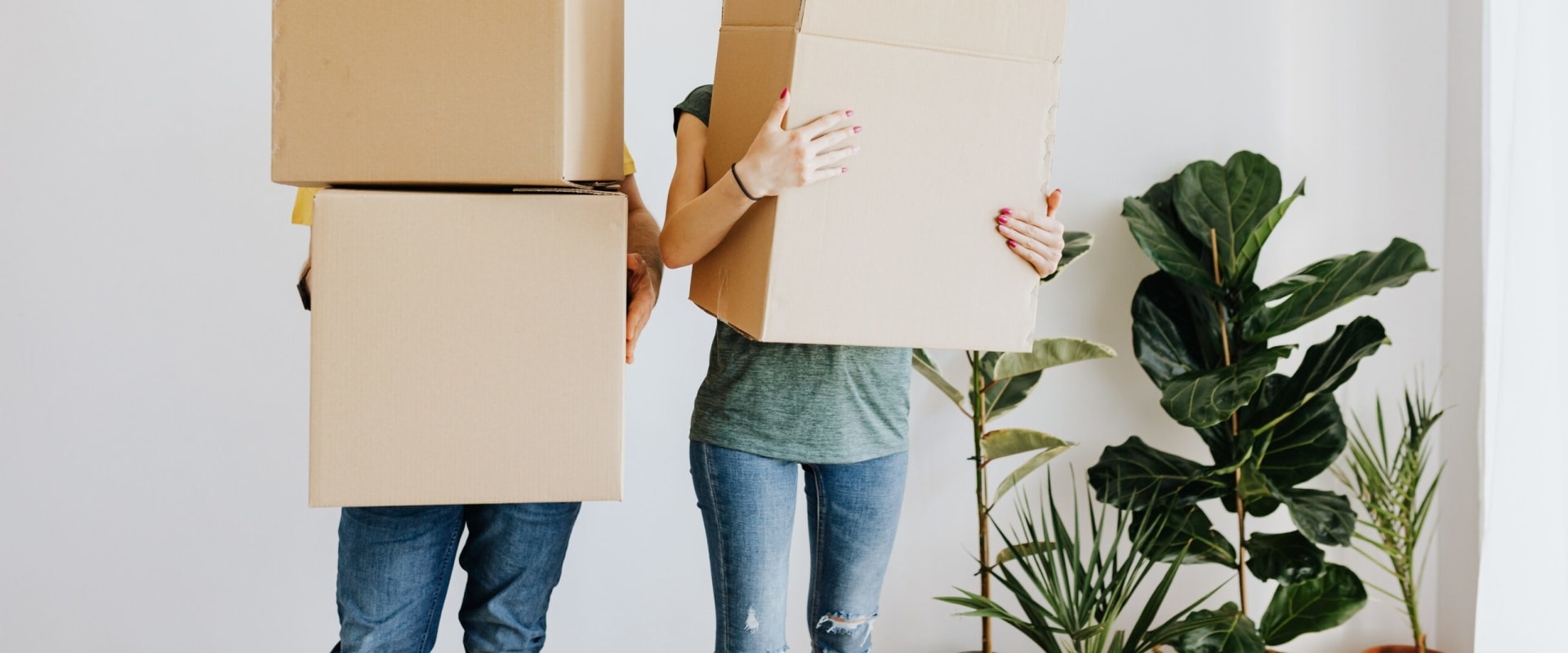 The Best Time to Hire Movers: Insider Tips for Saving Money